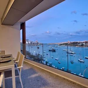 sea-front-spacious-valletta-views-apartments.hotelssaintjulians.com/