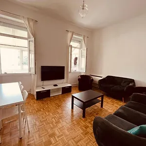 marseille-centre-superbe-appartement-climatise-t4.fr-provencehotel.com/