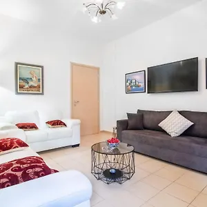 https://local-apt-near-city-lights-1.rethymnohotels.net