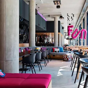 Hotell Moxy Vienna Airport, Schwechat
