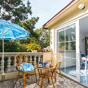 https://apartmani-ostro-crikvenica.primorje-gorskikotar.com