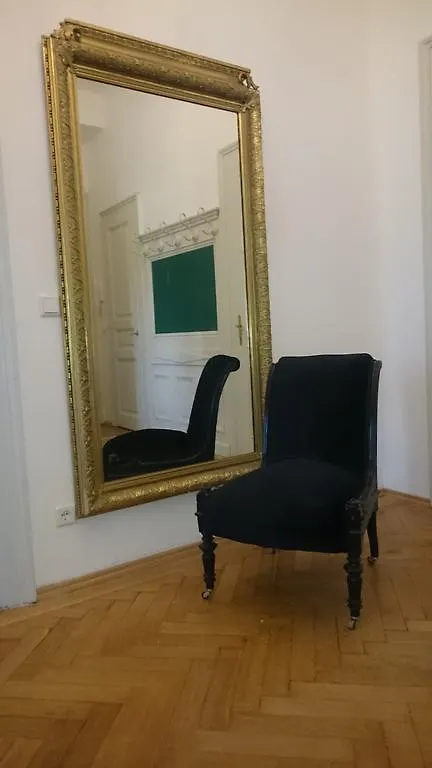 וינה Kunsthaus Apartments אוסטריה